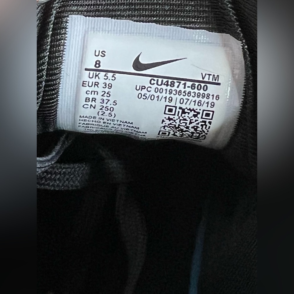 Nike Red and Gold Air Max 720 Sneakers Shoes Sporty Activewear Athletic Gym Run - Picture 15 of 15